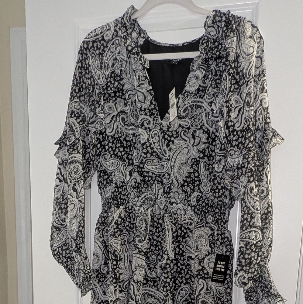 Express Monochrome Paisley Long Sleeve Dress